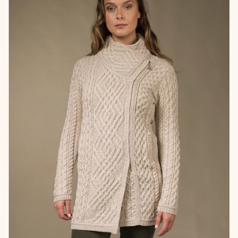 Women's Cream Cable Knit Sweater